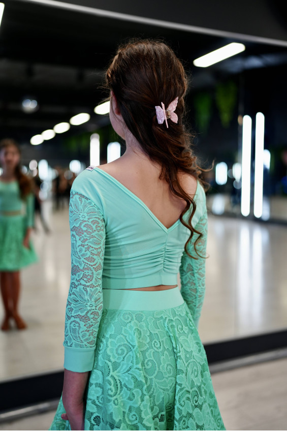 Crop top TP470-11 for a girl, mint, crepe
