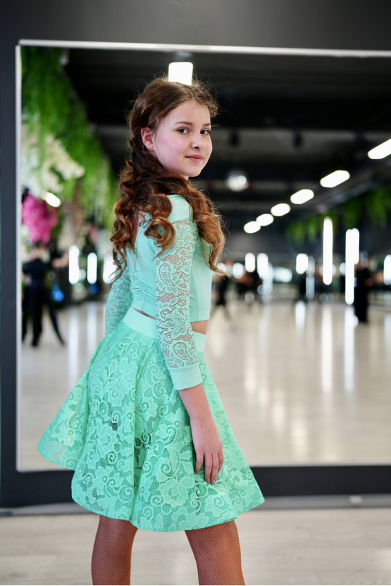 Crop top TP470-11 for a girl, mint, crepe