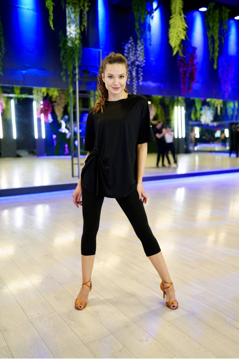 T-Shirt F946KR female, black, viscose
