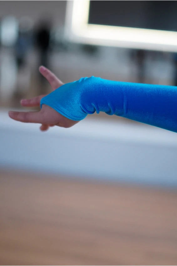 Бейсик BS534DR-13V# for a girl, light blue, italian velvet