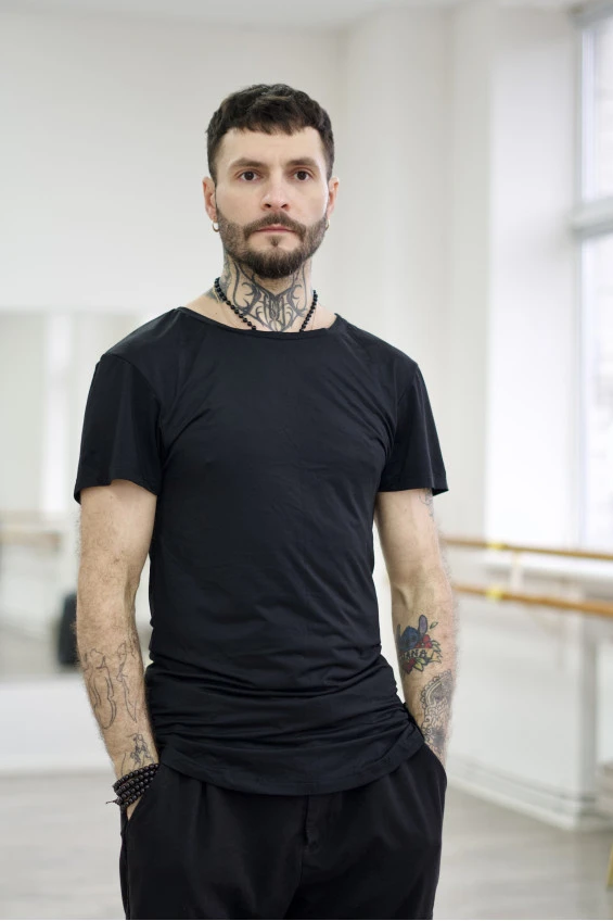 Футболка F759KR чоловіча, чорний, віскоза