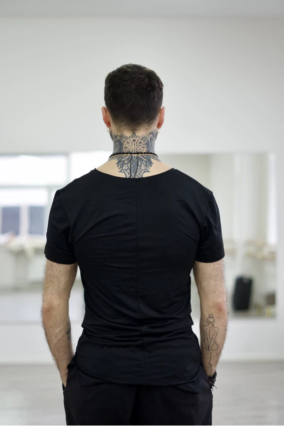 Футболка F759KR чоловіча, чорний, віскоза