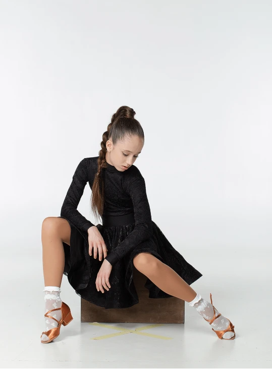 Бейсік BS198-274-11# для дівчинки, чорний, біфлекс, гіпюр